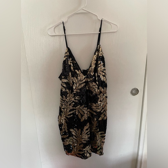Sequin leaf pattern mini dress - Picture 3 of 6